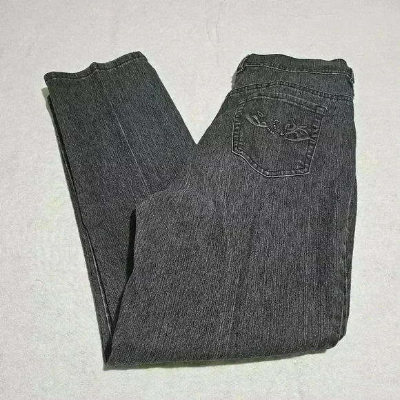 Gloria Vanderbilt Jeans. Women size 14 Blue jeans. - Picture 2 of 4